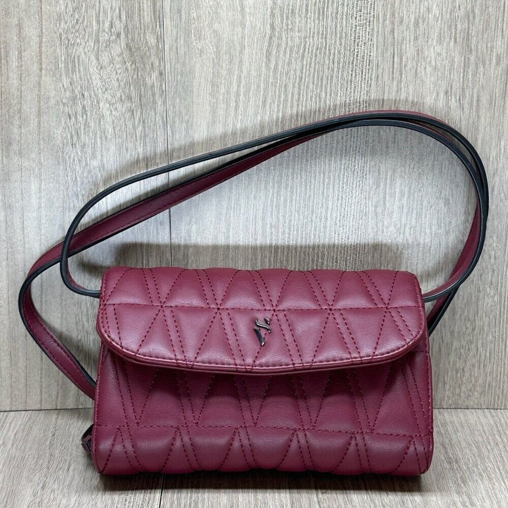 Simply Vera Wang Signature Quilted Envelope Mini Crossbody Bag Purse Burgundy - Picture 1 of 10